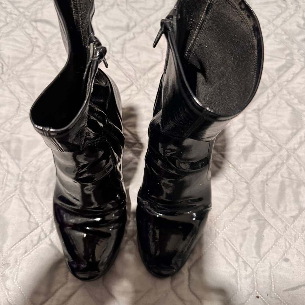 Louis Vuitton Silhouette Ankle Boots In Black Patent Leather - Picture 2 of 7